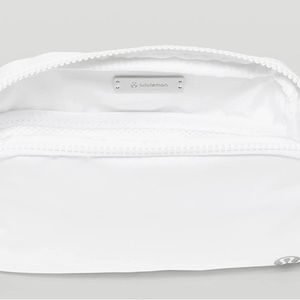 NWT Everywhere Belt Bag White - this bag has never been opened